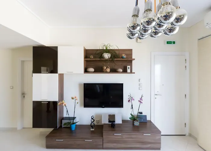 Groovy & Cozy With Private Seaview Rooftop Terrace דירה