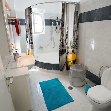 Apartman Groovy & Cozy With Private Seaview Rooftop Terrace