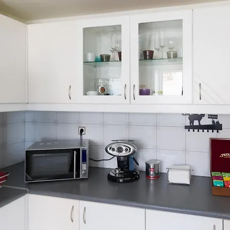 Groovy & Cozy With Private Seaview Rooftop Terrace *