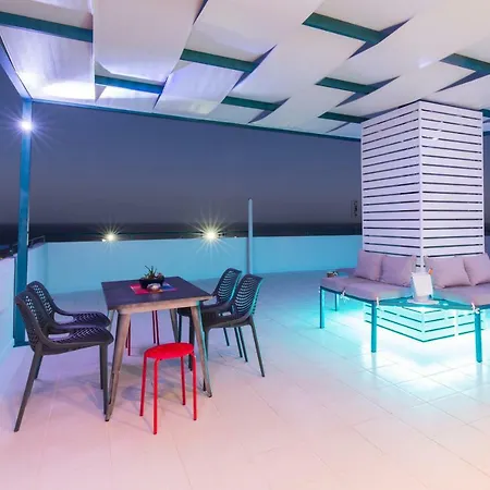 아파트 Groovy & Cozy With Private Seaview Rooftop Terrace *