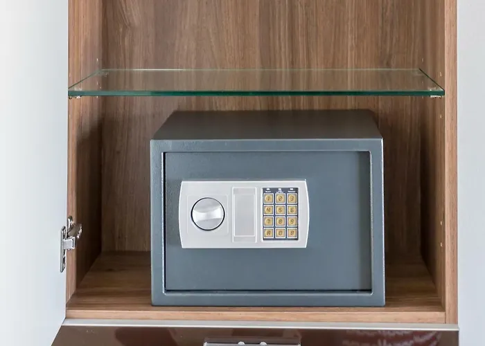 Groovy & Cozy With Private Seaview Rooftop Terrace شقة